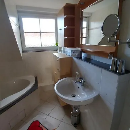 Holiday home Messezimmer Laatzen Apo 3 *